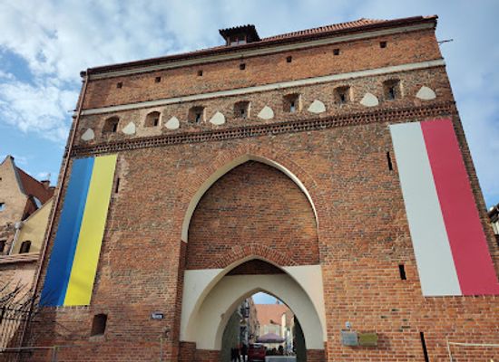 poland/torun/landmark/brama-klasztorna-w-toruniu