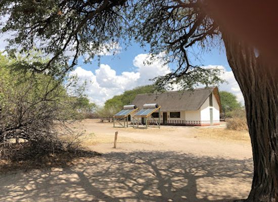 botswana/makgadikgadi-pans/landmark/khumaga-camp-sites