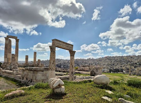 jordan/eastern-highlands/landmark/hercules-hand