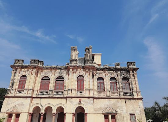 india/kutch/landmark/sharad-baug-palace