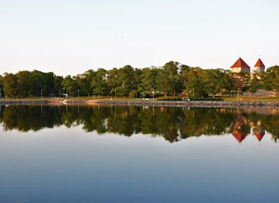 estonia/saaremaa/landmark/kuressaare-sadamasillad