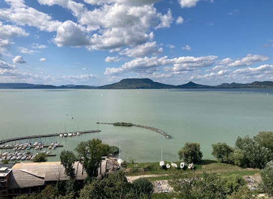 hungary/lake-balaton/landmark/kripta-villa-fonyod