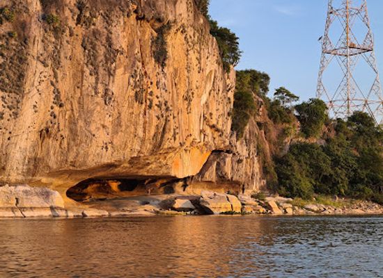 paraguay/rio-paraguay/landmark/caverna-kamba-hopo
