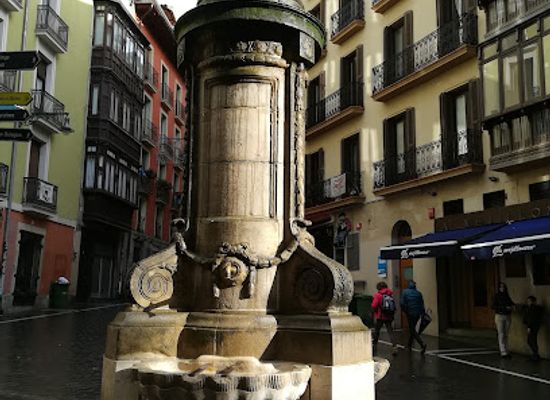 spain/navarre/landmark/fuente-de-la-navarreria
