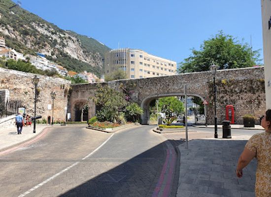 gibraltar/casemates-square/landmark/king-s-bastion