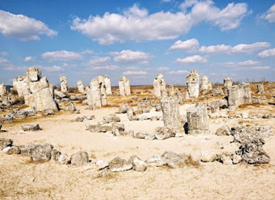bulgaria/southwest-bulgaria/landmark/pobitite-kamani-lage-des-herzsteins