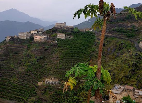 yemen/hababah-village/landmark/uqbat-bayt-al-shamaa