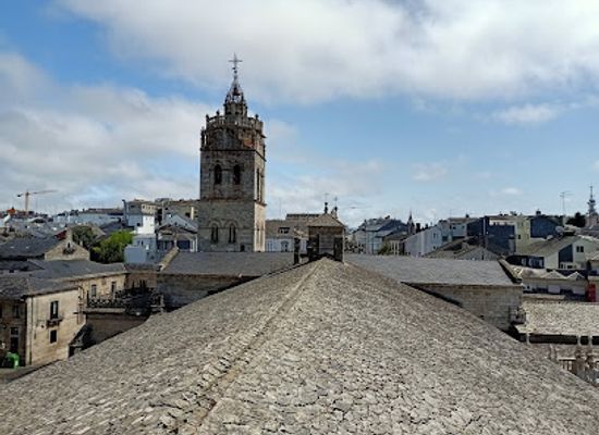 spain/galicia/landmark/muralla-romana-de-lugo