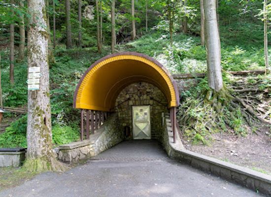czechia/moravia/landmark/na-pomezi-caves