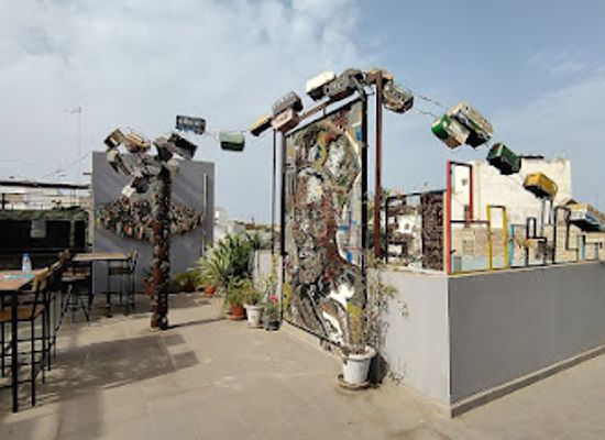 senegal/dakar/almadies/landmark/loman-art-house-art-gallery