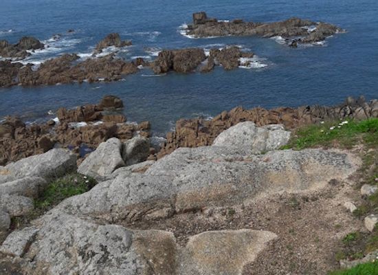 guernsey/portelet-bay/landmark/saumarez-park