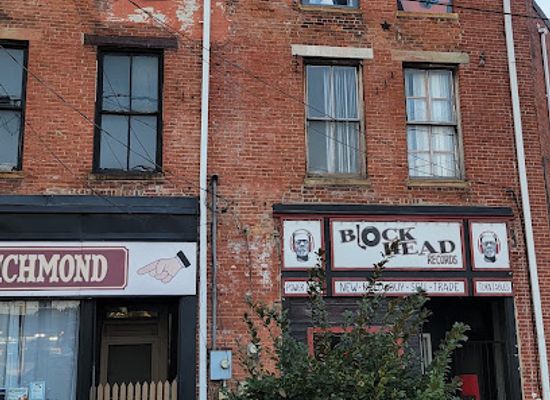 indiana/richmond/landmark/two-sisters-books-more