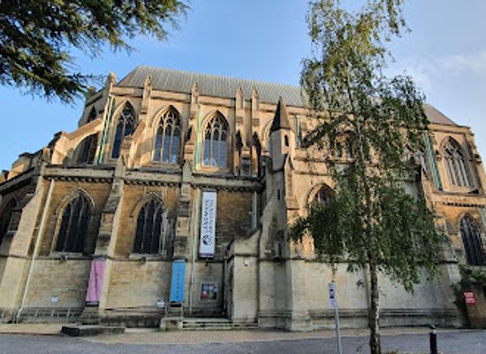 united-kingdom/surrey/attraction/landmark-arts-centre-2