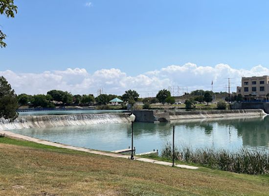 new-mexico/carlsbad/landmark/lake-carlsbad-beach-park