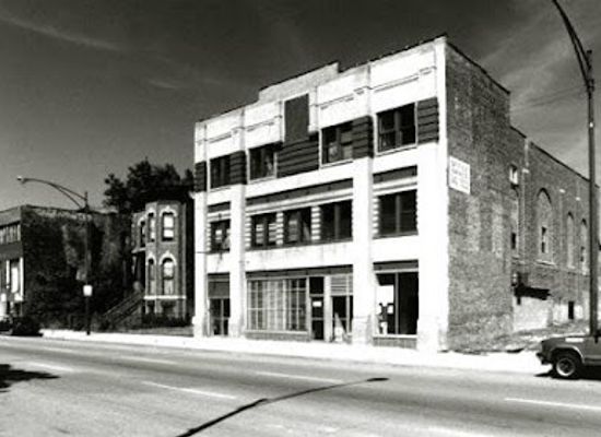 illinois/chicagoland/landmark/chicago-defender-building