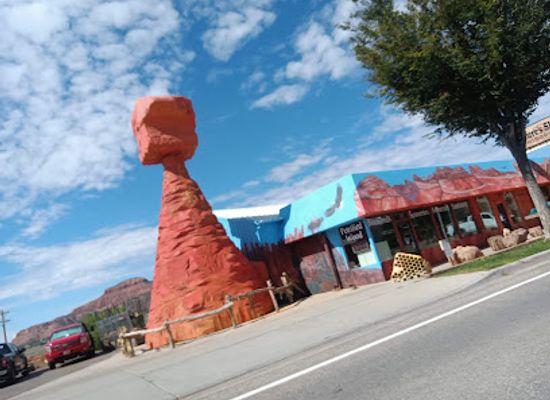 utah/kanab/landmark/peekaboo-canyon-wood-fired-kitchen