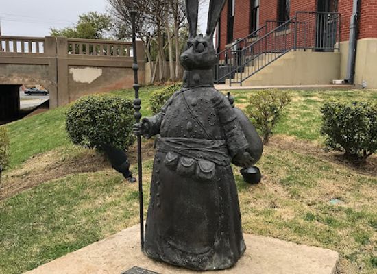 texas/abilene/landmark/e-aster-bunnymund-statue