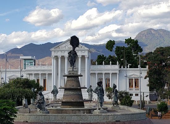 mexico/oaxaca/landmark/fuente-de-las-8-regiones