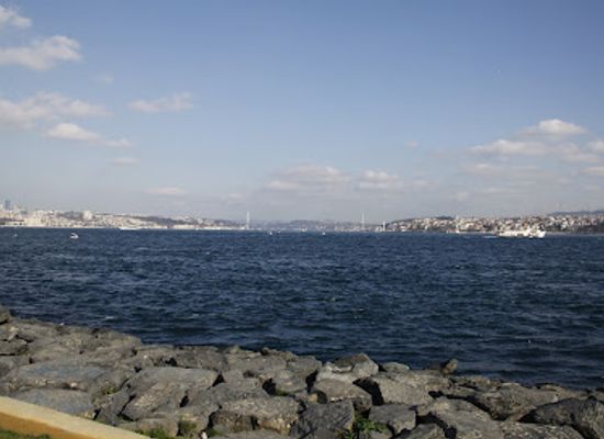 turkiye/istanbul/fatih/landmark/ahirkapi-lighthouse-fountain