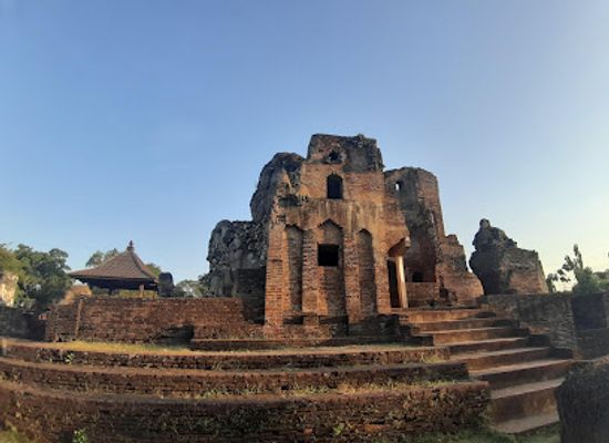 indonesia/java/landmark/sunyaragi-cave-park