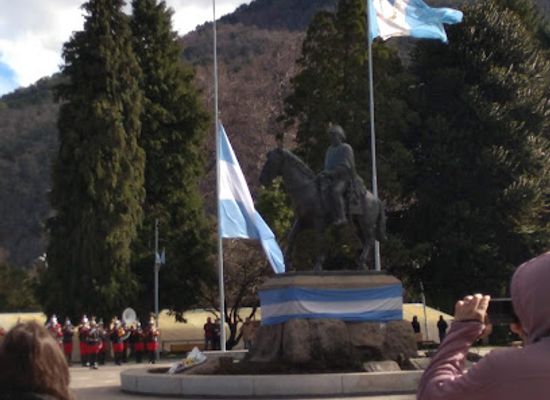 argentina/san-martin-de-los-andes/landmark/estatua-de-san-martin