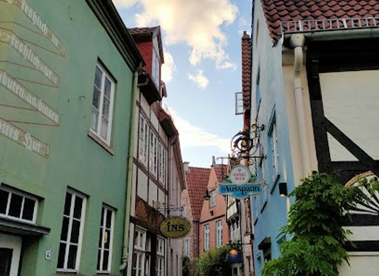 germany/bremen/schnoor/landmark/ottjen-alldag-brunnen