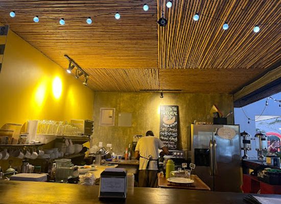 costa-rica/jaco/landmark/el-punto-natural-salad-house