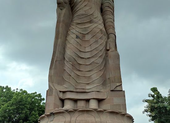 india/varanasi/sarnath/landmark/the-giant-buddha
