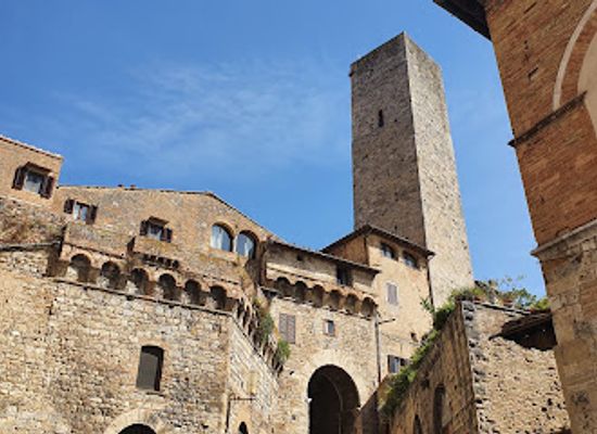 italy/san-gimignano/landmark/torre-dei-becci