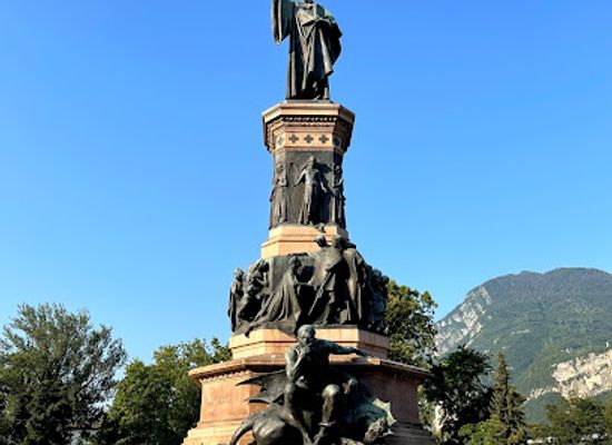 italy/trentino/landmark/monument-of-dante