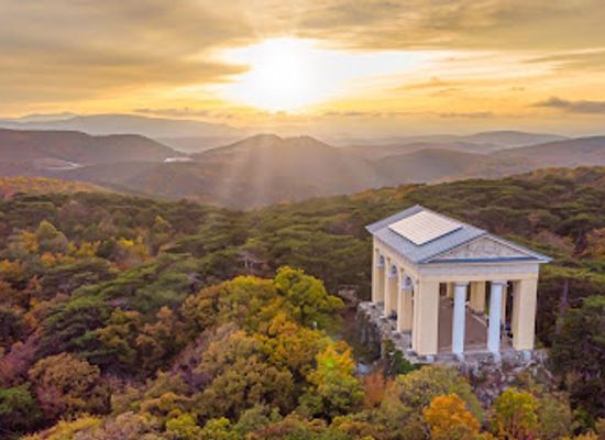 austria/vienna-woods/landmark/husarentempel