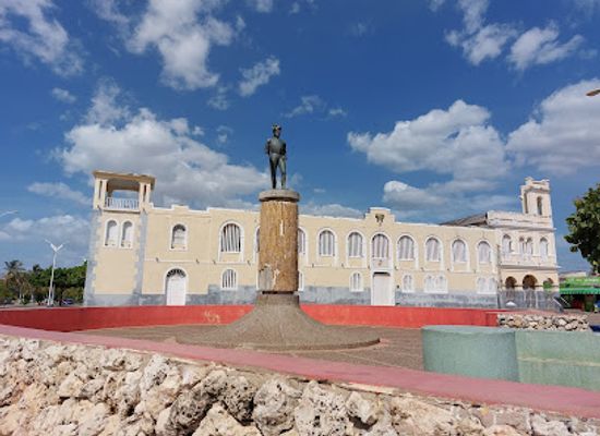 colombia/riohacha/landmark/malecon-playa