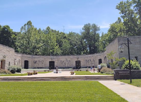 indiana/the-uplands/landmark/lincoln-boyhood-national-memorial