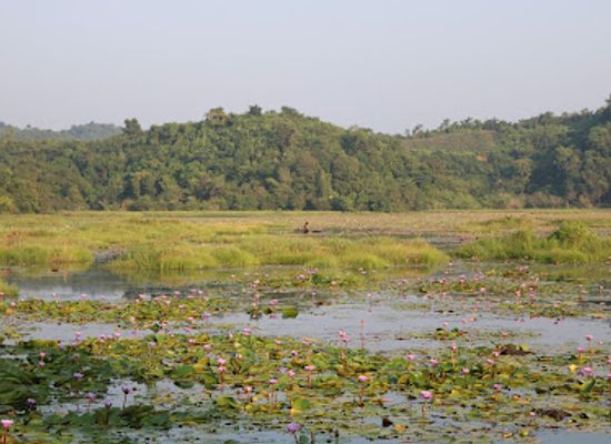 myanmar-burma/magway-region/landmark/ah-baung-taw-moat-lake