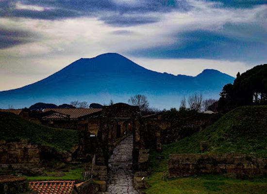 italy/pompeii/landmark/house-of-the-ara-maxima