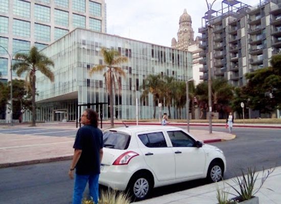 uruguay/montevideo/ciudad-vieja/landmark/esquina-de-reconquista