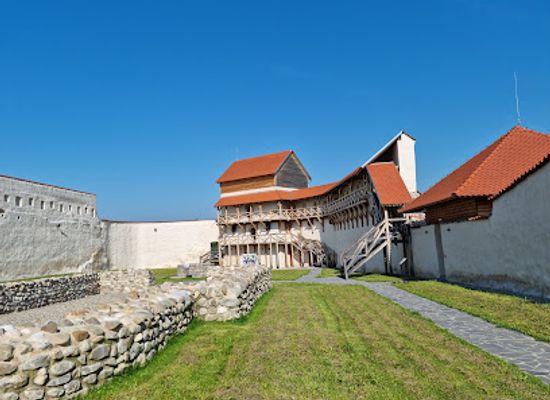 romania/transylvania/landmark/feldioara-citadel