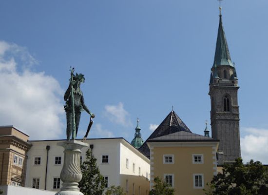 austria/pinzgau/landmark/wilder-mann-brunnen