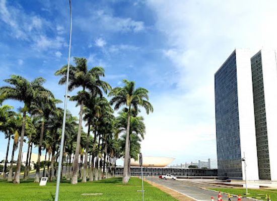 brazil/brasilia/asa-norte/landmark/north-wing-boardwalk