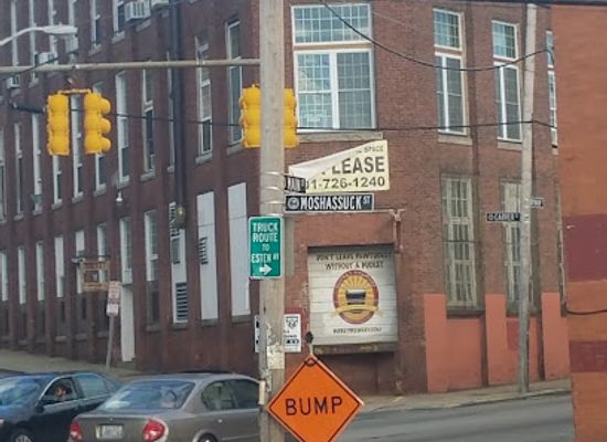 rhode-island/pawtucket/landmark/10-rocks-tapas-bar-restaurant