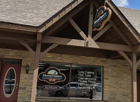 indiana/yellowwood-state-forest/landmark/ooeygooey-cinnamon-rolls-and-cafe