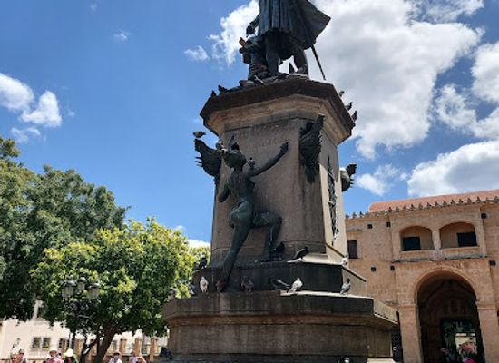 dominican-republic/santo-domingo/landmark/estatua-de-cristobal-colon