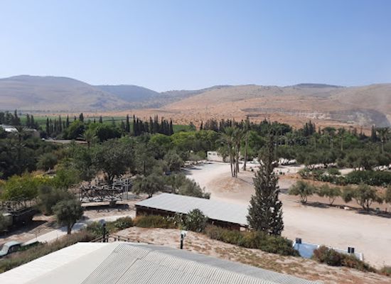 israel/galilee-region/landmark/gan-hashlosha-national-park