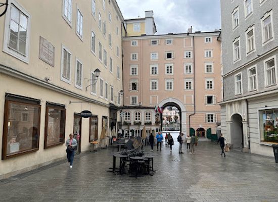 austria/salzburg/maxglan/landmark/mozart-s-birthplace