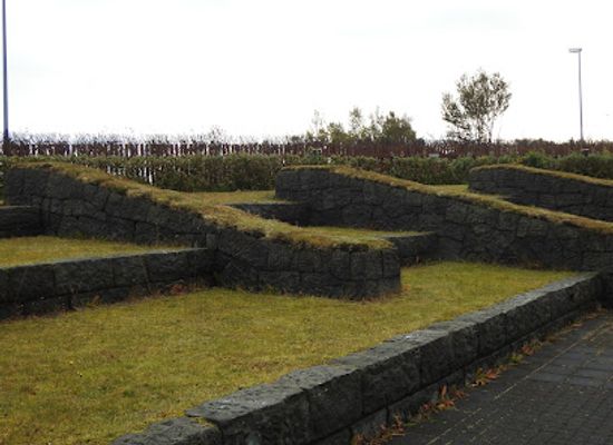 iceland/borgarfjörður/landmark/hofsstaoir-viking-longhouse-historic-park