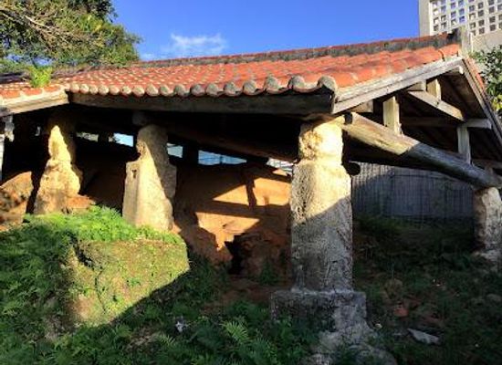 japan/okinawa/landmark/tsuboya-arayaki-nobori-kiln-stone-wall