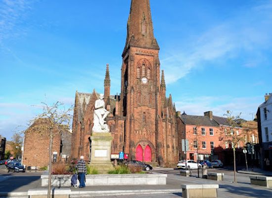 united-kingdom/dumfriesshire/landmark/robert-burns-statue