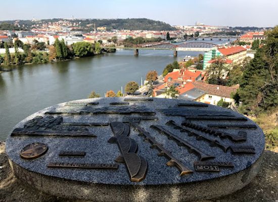 czechia/central-bohemia/landmark/libuse-and-premysl
