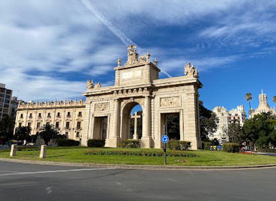 spain/valencian-community/landmark/porta-de-la-mar