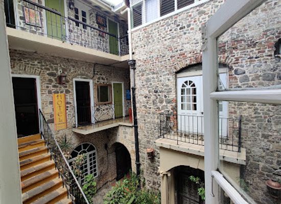 saint-vincent-and-the-grenadines/kingstown/landmark/the-cobblestone-inn